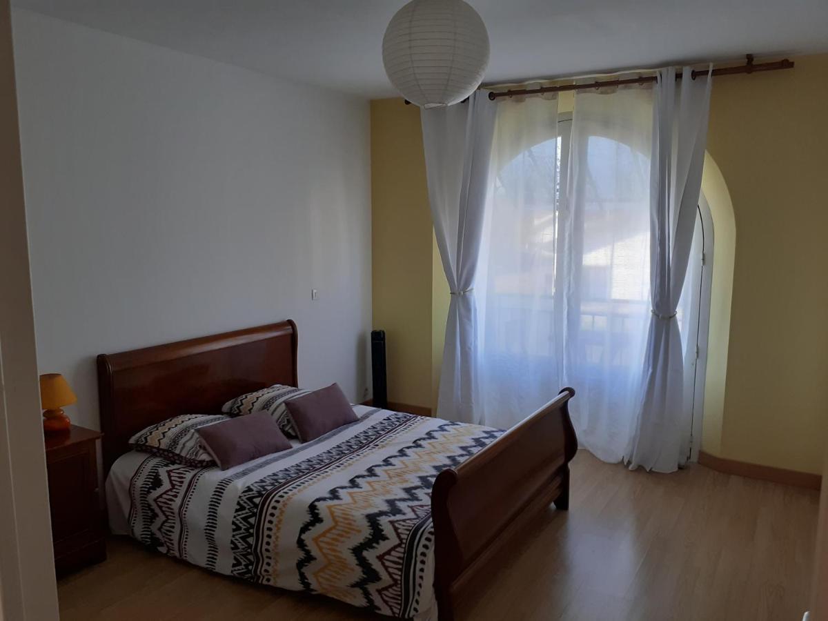 Appartement Spacieux Et Lumineux Oloron-Sainte-Marie Esterno foto